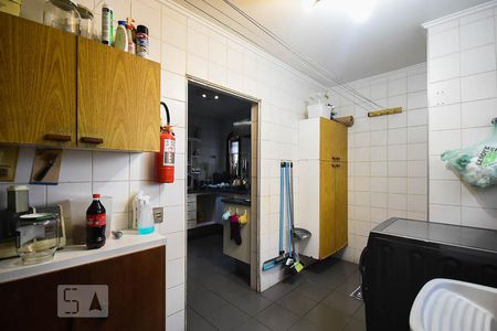 Casa de condomínio à venda com 300m², 3 quartos e 4 vagas Casa de condomínio à venda com 300m², 3 quartos e 4 vagasÁrea de serviço