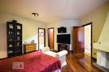 Casa de condomínio à venda com 300m², 3 quartos e 4 vagas Casa de condomínio à venda com 300m², 3 quartos e 4 vagasSuíte