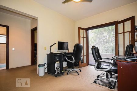 Casa de condomínio à venda com 300m², 3 quartos e 4 vagas Casa de condomínio à venda com 300m², 3 quartos e 4 vagasCorredor