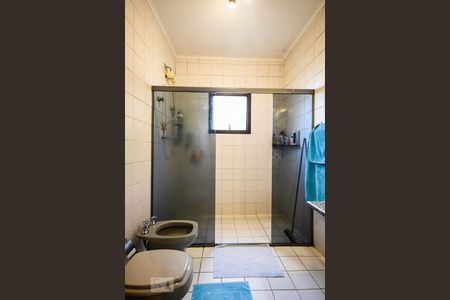 Casa de condomínio à venda com 300m², 3 quartos e 4 vagas Casa de condomínio à venda com 300m², 3 quartos e 4 vagasBanheiro