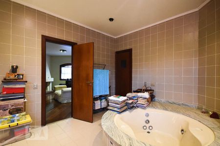 Casa de condomínio à venda com 300m², 3 quartos e 4 vagas Casa de condomínio à venda com 300m², 3 quartos e 4 vagasBanheiro suíte