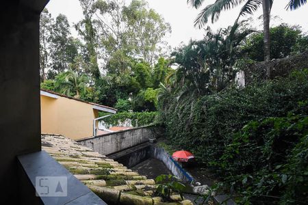 Casa de condomínio à venda com 300m², 3 quartos e 4 vagas Casa de condomínio à venda com 300m², 3 quartos e 4 vagasVaranda