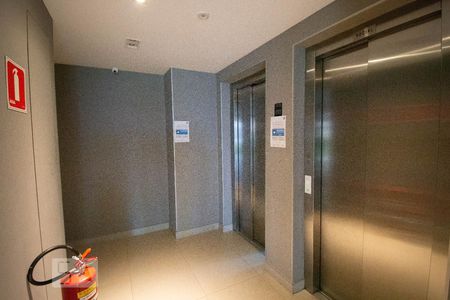 Studio para alugar com 70m², 1 quarto e 2 vagasHall social