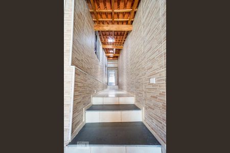 Casa de condomínio para alugar com 40m², 1 quarto e sem vagaEscada de entrada