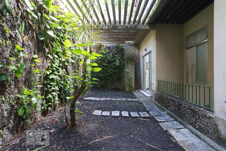 Casa à venda com 400m², 6 quartos e 2 vagasQuintal