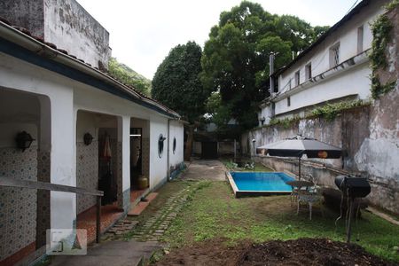 Casa à venda com 400m², 6 quartos e 2 vagasQuintal
