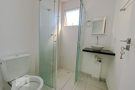 Banheiro de apartamento para alugar com 1 quarto, 30m² em Vila Esperança, São Paulo
