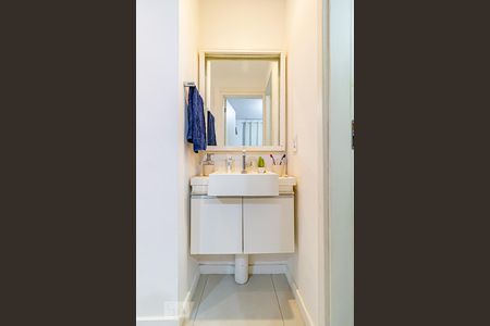 Apartamento à venda com 52m², 2 quartos e 1 vaga Apartamento à venda com 52m², 2 quartos e 1 vagaBanheiro