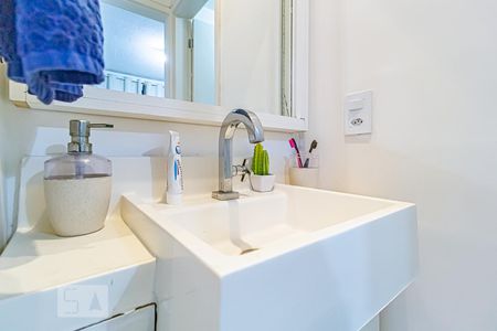 Apartamento à venda com 52m², 2 quartos e 1 vaga Apartamento à venda com 52m², 2 quartos e 1 vagaBanheiro