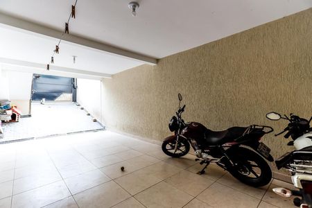 Casa à venda com 160m², 3 quartos e 2 vagasGaragem