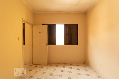Quarto 2 de casa para alugar com 3 quartos, 70m² em Vila Zelina, São Paulo