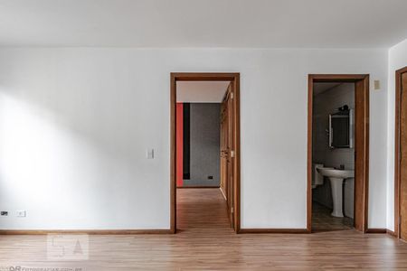 Entrada Quarto de apartamento para alugar com 1 quarto, 60m² em Centro, Curitiba