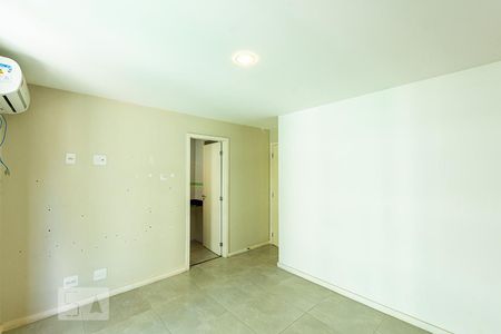 Suite de apartamento à venda com 2 quartos, 90m² em Charitas, Niterói