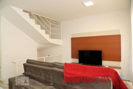 Sala de casa de condomínio à venda com 3 quartos, 128m² em Jardim Oliveiras, Taboão da Serra