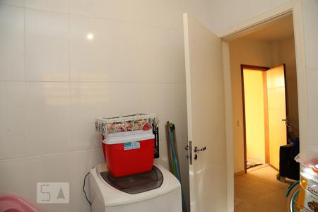 Casa de condomínio à venda com 128m², 3 quartos e 2 vagasÁrea de Serviço