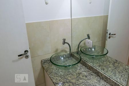 Banheiro de apartamento para alugar com 1 quarto, 50m² em Vila São José, São Paulo