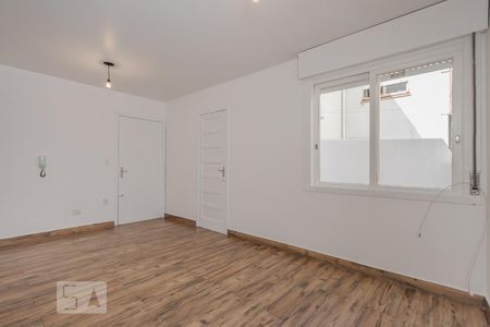 Dormitório de kitnet/studio para alugar com 1 quarto, 45m² em Passo D’areia, Porto Alegre