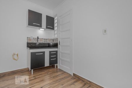 Cozinha de kitnet/studio para alugar com 1 quarto, 45m² em Passo D’areia, Porto Alegre