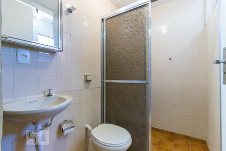 Banheiro de kitnet/studio para alugar com 1 quarto, 51m² em Centro, Campinas