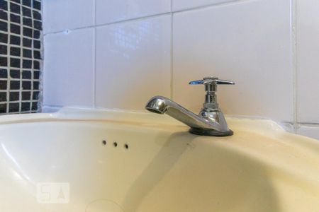 Banheiro - Torneira de kitnet/studio para alugar com 1 quarto, 51m² em Centro, Campinas