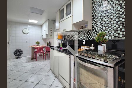 Apartamento à venda com 110m², 3 quartos e 2 vagasCozinha