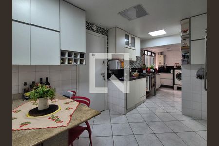Apartamento à venda com 110m², 3 quartos e 2 vagasCozinha