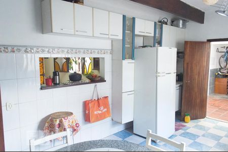 Casa à venda com 290m², 4 quartos e 4 vagas