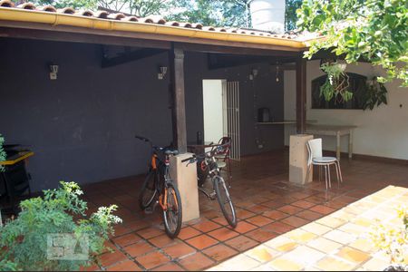 Casa à venda com 290m², 4 quartos e 4 vagas