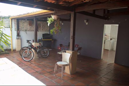 Casa à venda com 290m², 4 quartos e 4 vagas