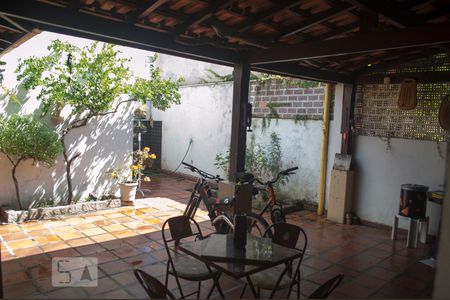 Casa à venda com 290m², 4 quartos e 4 vagas