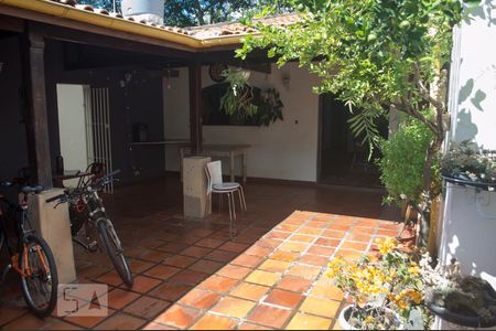 Casa à venda com 290m², 4 quartos e 4 vagas