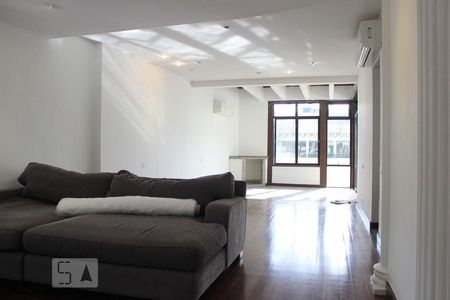 Sala de apartamento para alugar com 3 quartos, 255m² em Barra da Tijuca, Rio de Janeiro