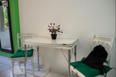 Detalhe do Sala/Quarto de kitnet/studio à venda com 1 quarto, 25m² em Copacabana, Rio de Janeiro