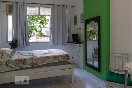 Sala/Quarto de kitnet/studio à venda com 1 quarto, 25m² em Copacabana, Rio de Janeiro