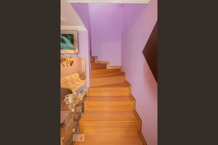 Escada de casa à venda com 3 quartos, 125m² em Vila Nova Cachoeirinha, São Paulo