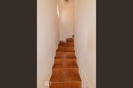 Casa à venda com 125m², 3 quartos e 2 vagasEscada