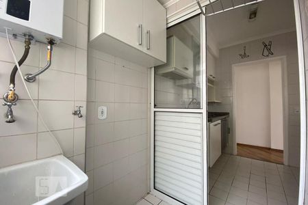 Apartamento à venda com 67m², 3 quartos e 2 vagas Apartamento à venda com 67m², 3 quartos e 2 vagasÁrea de Serviço