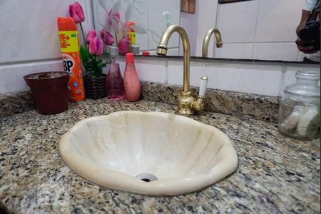 Casa à venda com 273m², 3 quartos e 2 vagasLavabo - Torneira