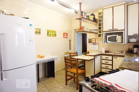 Casa à venda com 273m², 3 quartos e 2 vagasCozinha
