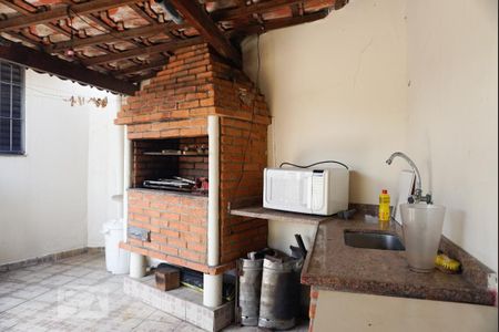 Casa à venda com 273m², 3 quartos e 2 vagasChurrasqueira