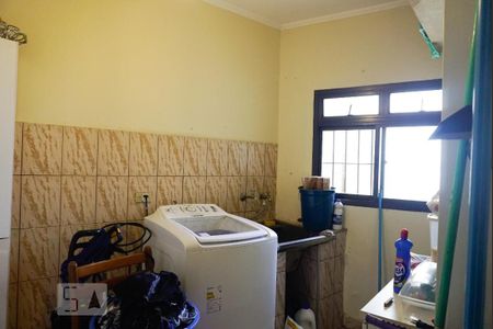 Casa à venda com 273m², 3 quartos e 2 vagasLavanderia