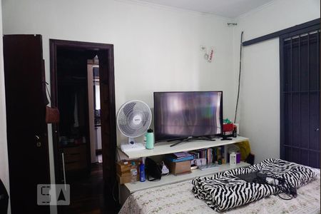 Casa à venda com 273m², 3 quartos e 2 vagasSuíte