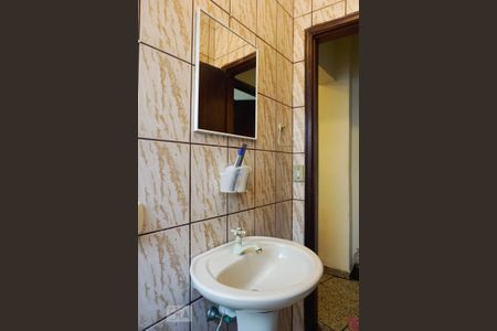 Casa à venda com 273m², 3 quartos e 2 vagasBanheiro da Cozinha