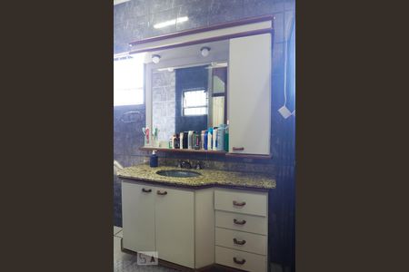 Casa à venda com 273m², 3 quartos e 2 vagasBanheiro da Suíte