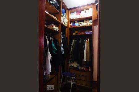 Casa à venda com 273m², 3 quartos e 2 vagasCloset da Suíte