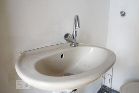 Casa à venda com 273m², 3 quartos e 2 vagasBanheiro de Serviço