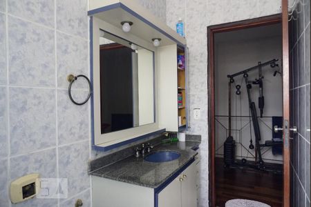 Casa à venda com 273m², 3 quartos e 2 vagasBanheiro Social