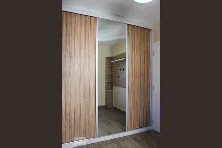 Apartamento para alugar com 34m², 1 quarto e sem vagaQuarto - Armários