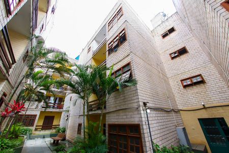 Apartamento para alugar com 54m², 2 quartos e 1 vaga Apartamento para alugar com 54m², 2 quartos e 1 vagaFachada