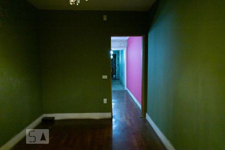 Casa à venda com 285m², 4 quartos e 1 vagaSala 